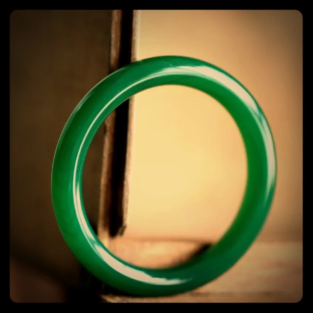 Broken jade bangle